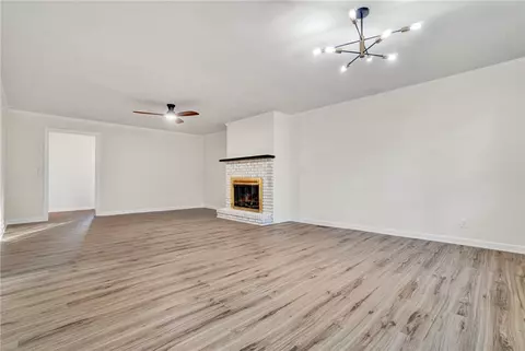 Living - 237 Earle Rd, Central, SC 29630 photo 3 of 5