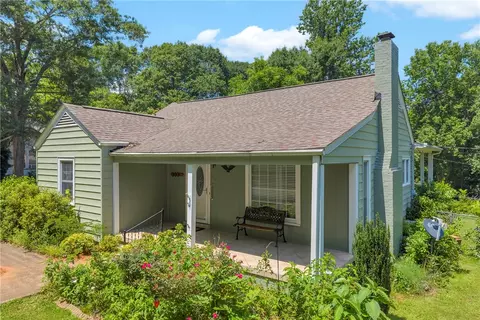 516 Seneca Dr, Seneca, SC 29678
