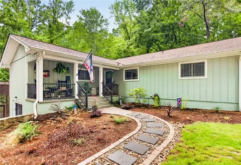 103 Pineneedle Dr, Westminster, SC 29693
