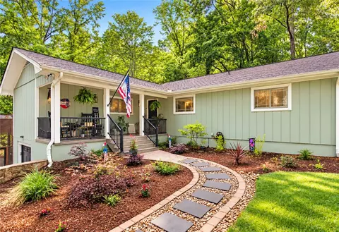 103 Pineneedle Dr, Westminster, SC 29693