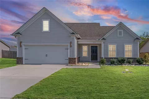 124 Screech Dr, Fountain Inn, SC 29644