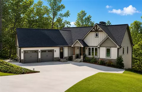 107 W Waters Edge Ln, West Union, SC 29696