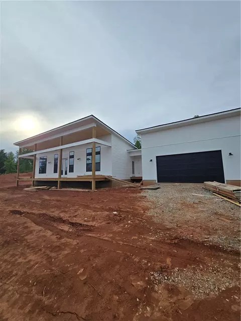 157 Hunting Hollow Rd, Six Mile, SC 29682