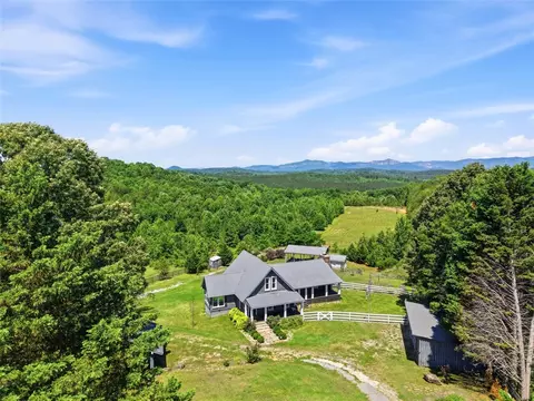 619 Little Pond Rd, Easley, SC 29640