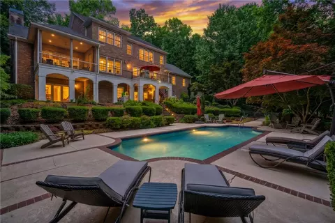 215 Horse Head Point Dr, Seneca, SC 29672