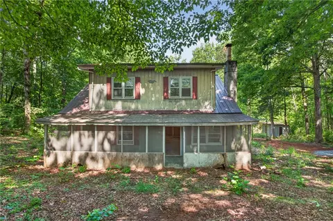 1152 Swan Ln, Westminster, SC 29693