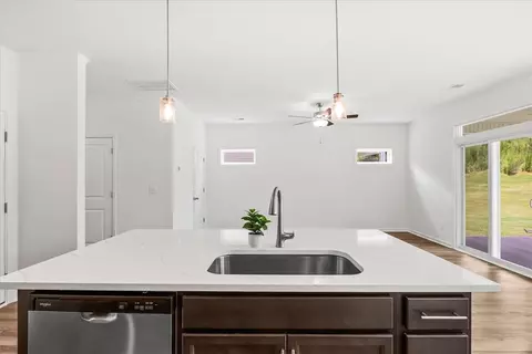 Kitchen - 248 Brown Cir, Easley, SC 29642 photo 4 of 4