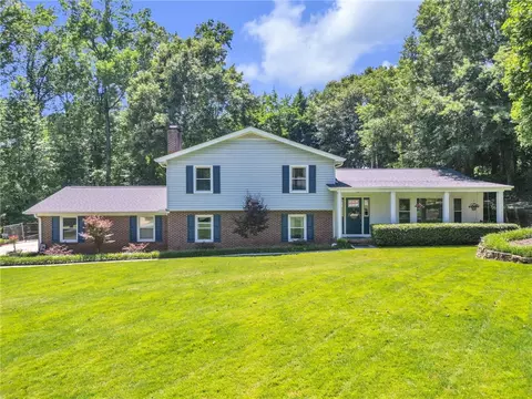 2803 Woodridge Dr, Anderson, SC 29621