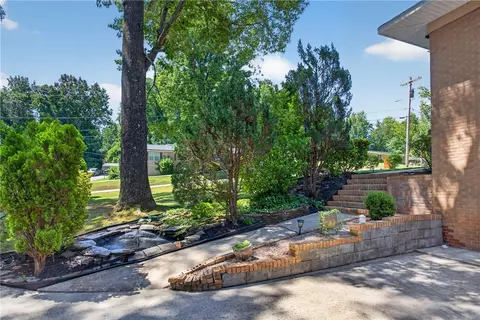113 Mcbee Ave, Easley, SC 29640