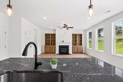 254 Brown Cir, Easley, SC 29642 photo 4