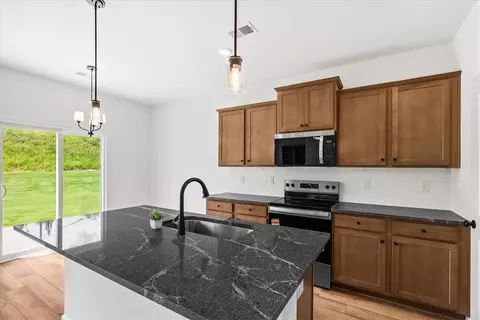 254 Brown Cir, Easley, SC 29642 photo 2
