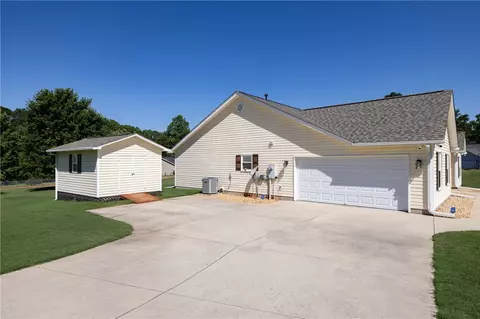 109 Cedar Glen Dr, Williamston, SC 29697 photo 29