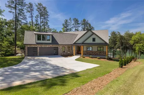 713 Bay Harbor Ln, Seneca, SC 29672