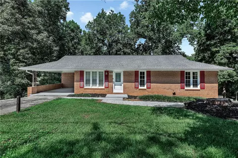 2011 Forest Dr, Seneca, SC 29672