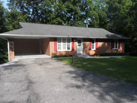 2011 Forest Dr, Seneca, SC 29672