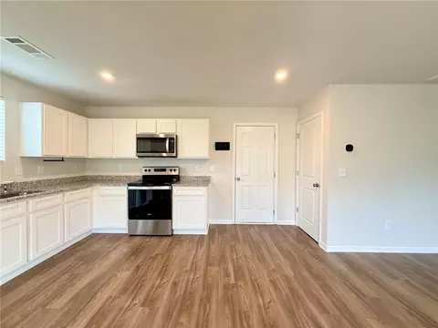 Kitchen - 403 Chadwick Ln, Walhalla, SC 29691 photo 2 of 3