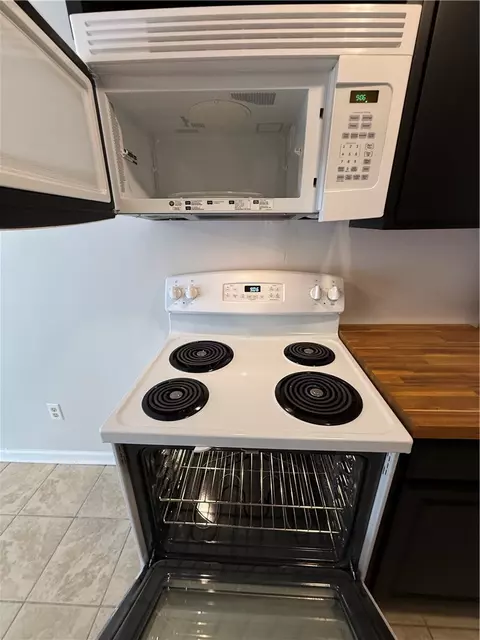 Kitchen - 125 Maple St #110, Pendleton, SC 29670 photo 3 of 4