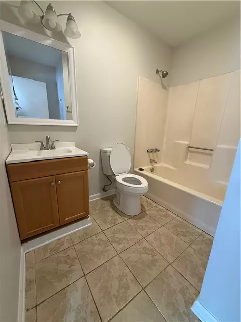 Bath - 125 Maple St #110, Pendleton, SC 29670 photo 1 of 1