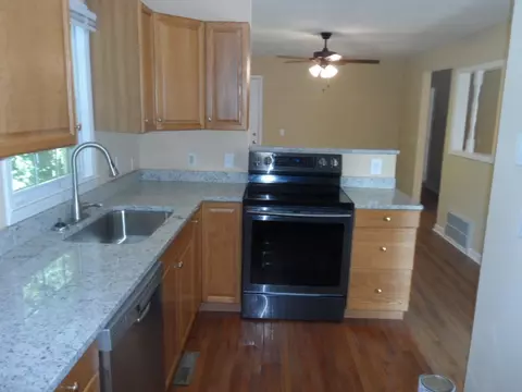 2011 Forest Dr, Seneca, SC 29672 photo 6