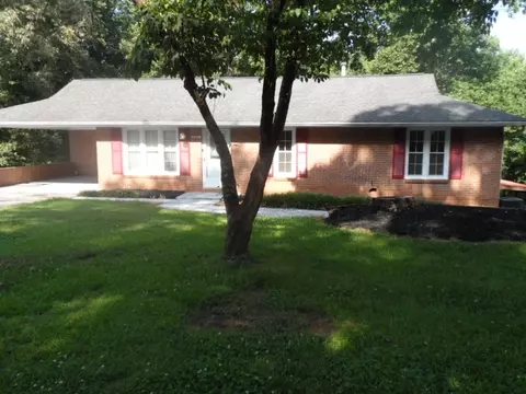 2011 Forest Dr, Seneca, SC 29672 photo 2