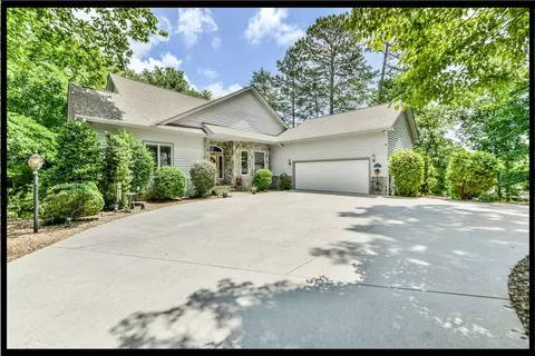 34 Calm Sea Dr, Salem, SC 29676