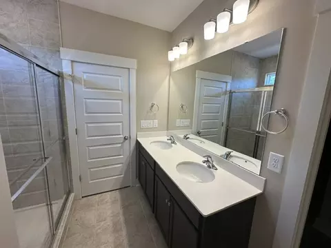Bath - 110 Arbor View Ln, Central, SC 29630 photo 3 of 4