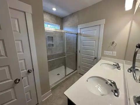 Bath - 110 Arbor View Ln, Central, SC 29630 photo 1 of 4