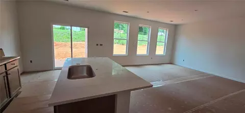 Living - 260 Brown Cir, Easley, SC 29642 photo 3 of 3