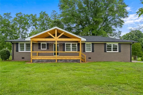 300 Vandiver Rd, Anderson, SC 29621