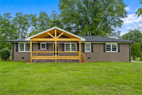 300 Vandiver Rd, Anderson, SC 29621