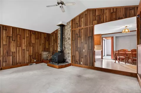 Living - 112 Holliday Ln, Pendleton, SC 29670 photo 1 of 4