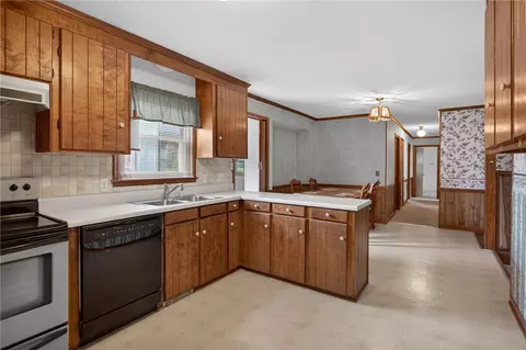 Kitchen - 112 Holliday Ln, Pendleton, SC 29670 photo 3 of 5