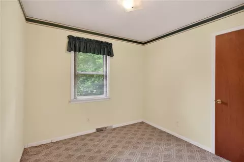 Bedroom - 112 Holliday Ln, Pendleton, SC 29670 photo 7 of 8