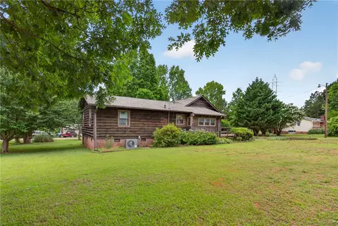 Exterior - 112 Holliday Ln, Pendleton, SC 29670 photo 6 of 10