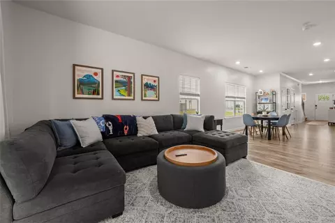 Living - 508 Brasstown Ct, Pendleton, SC 29670 photo 2 of 2