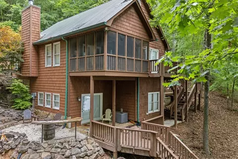 255 Horseshoe Bend Dr, Westminster, SC 29693