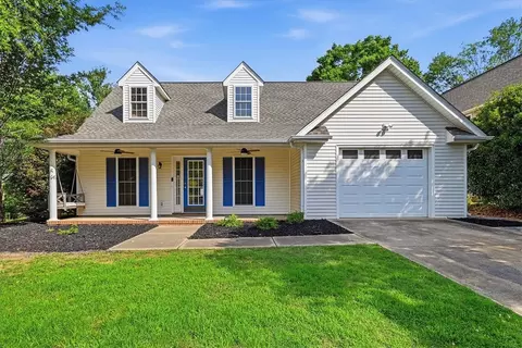 101 Grand Oak Cir, Pendleton, SC 29670
