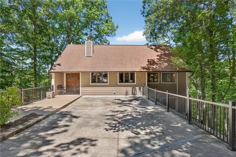 44 Channel Ln, Salem, SC 29676