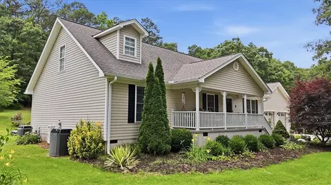 123 Richland Creek Dr, Westminster, SC 29693