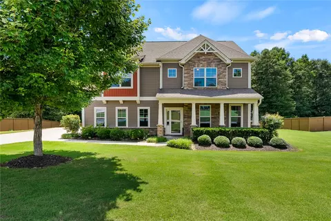 202 Hanster Dr, Easley, SC 29642