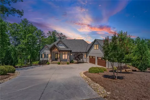 559 Leaning Pine Trl, Six Mile, SC 29682