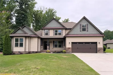 407 Oak Ridge Pl, Easley, SC 29642