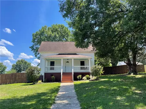 3 Wardlaw St, Pelzer, SC 29669