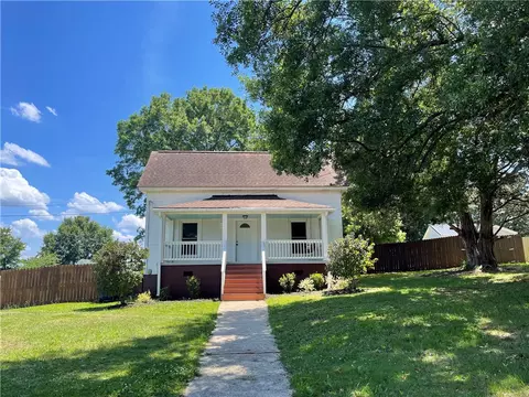3 Wardlaw St, Pelzer, SC 29669