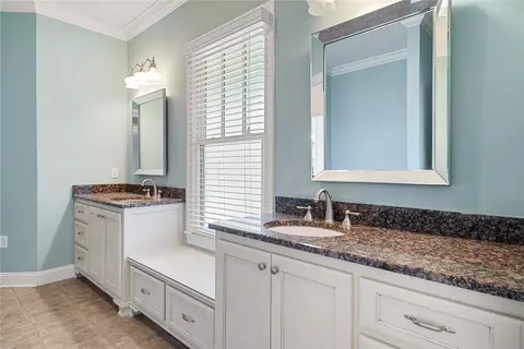 Bath - 16 Oleander Dr, Anderson, SC 29621 photo 2 of 5