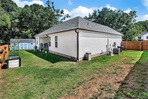 Exterior - 415 Thompson St, Pendleton, SC 29670 photo 7 of 9