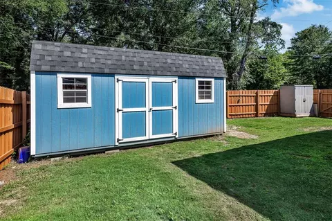 Exterior - 415 Thompson St, Pendleton, SC 29670 photo 3 of 9