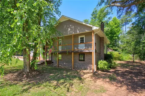 712 Beech Dr, Seneca, SC 29678