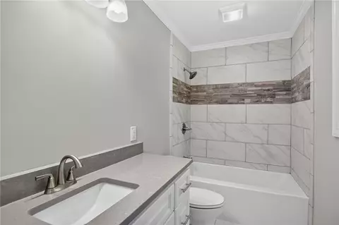 Bath - 712 Beech Dr, Seneca, SC 29678 photo 1 of 2