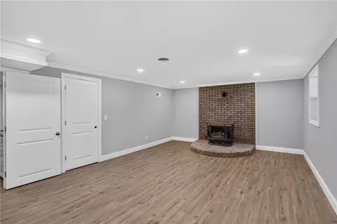 Living - 712 Beech Dr, Seneca, SC 29678 photo 5 of 6
